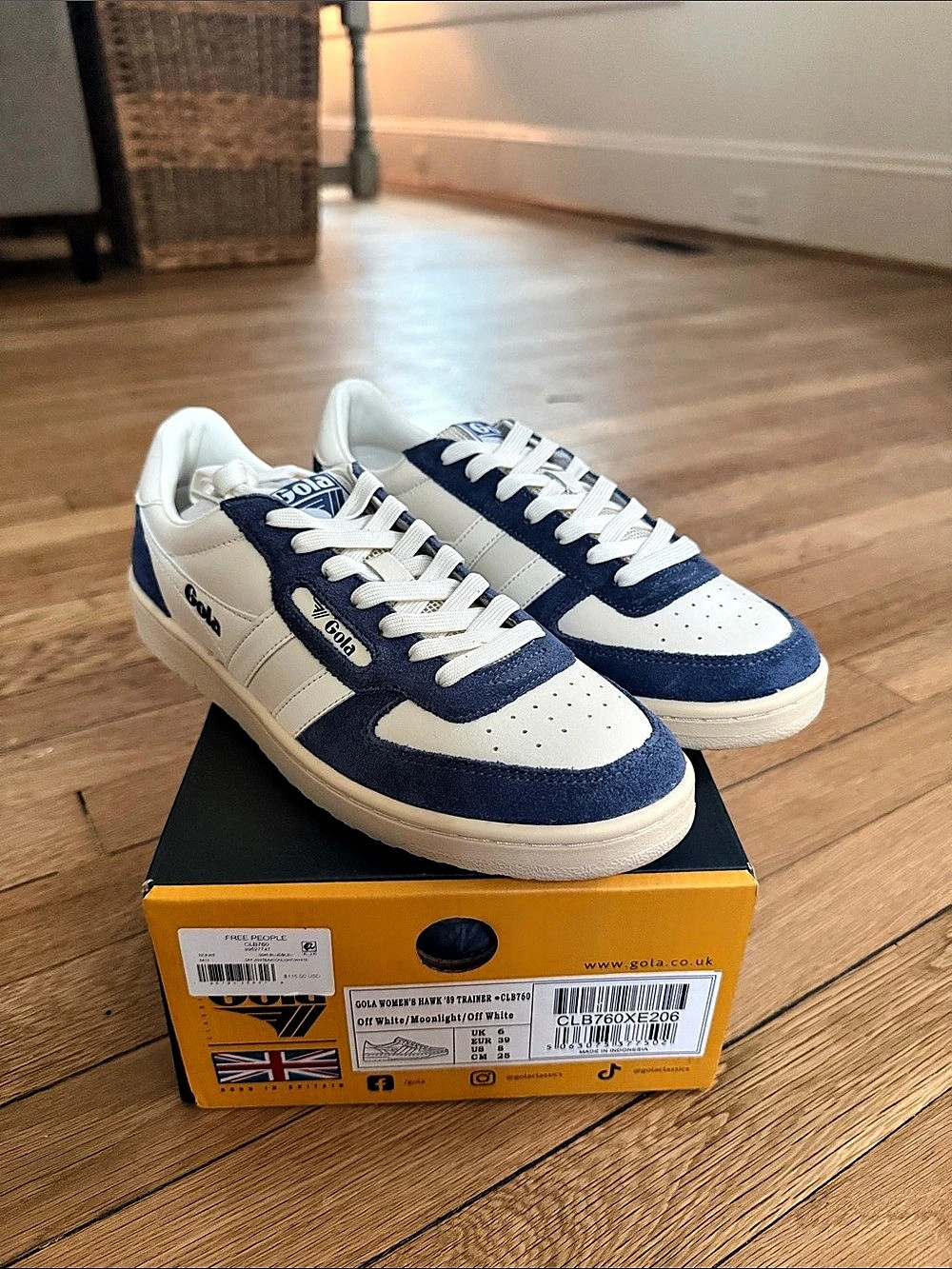 NWT- Gola Women's Hawk '89 Trainer Blue & White US 9